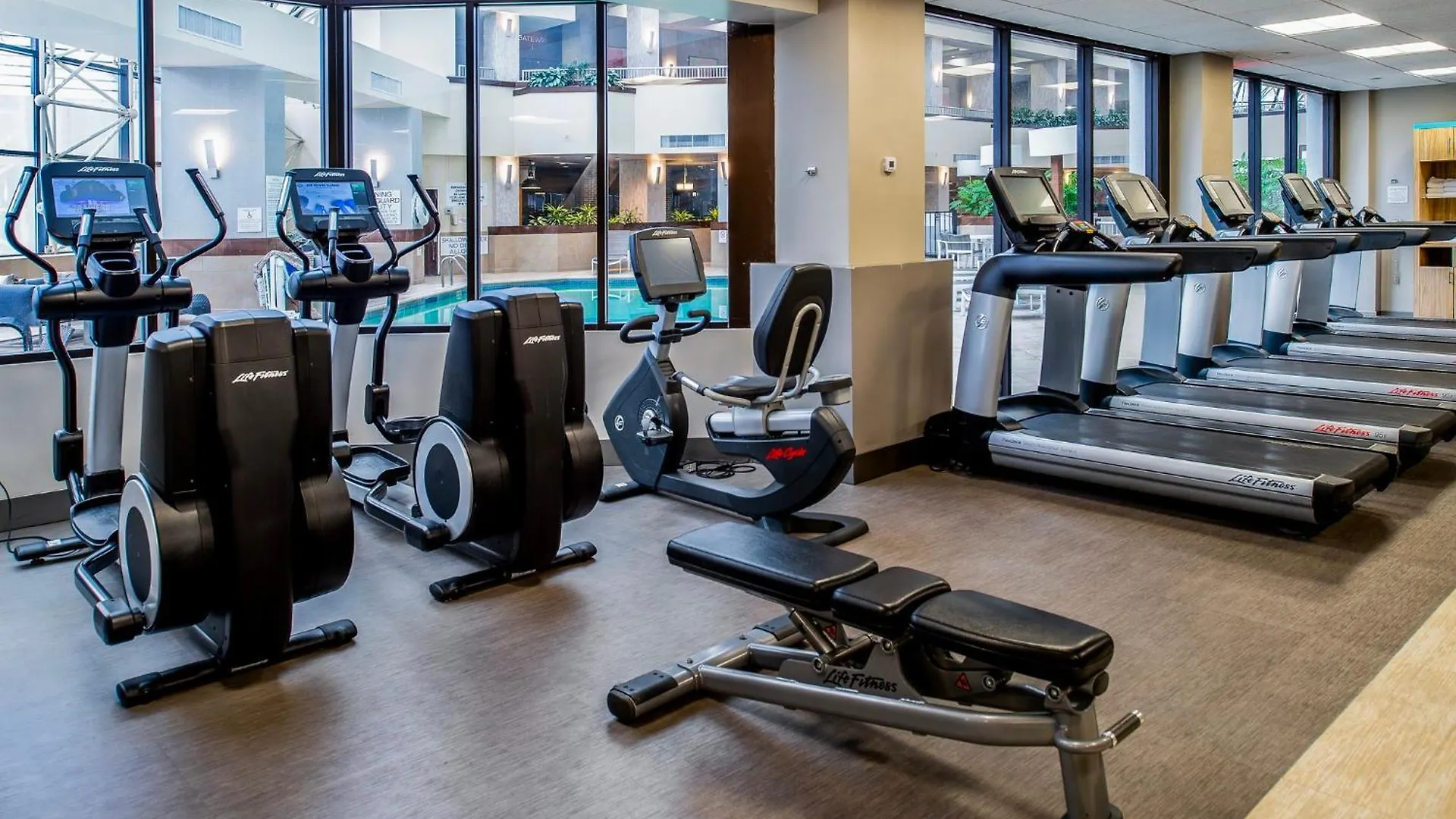 Crowne Plaza Hotel St. Louis Airport By Ihg Bridgeton