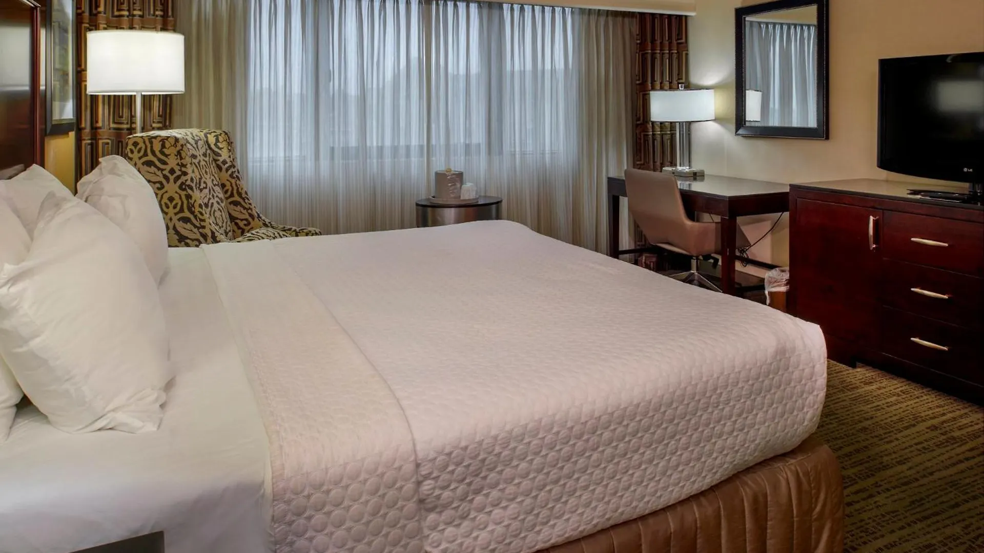 Crowne Plaza Hotel St. Louis Airport By Ihg Bridgeton 4*,