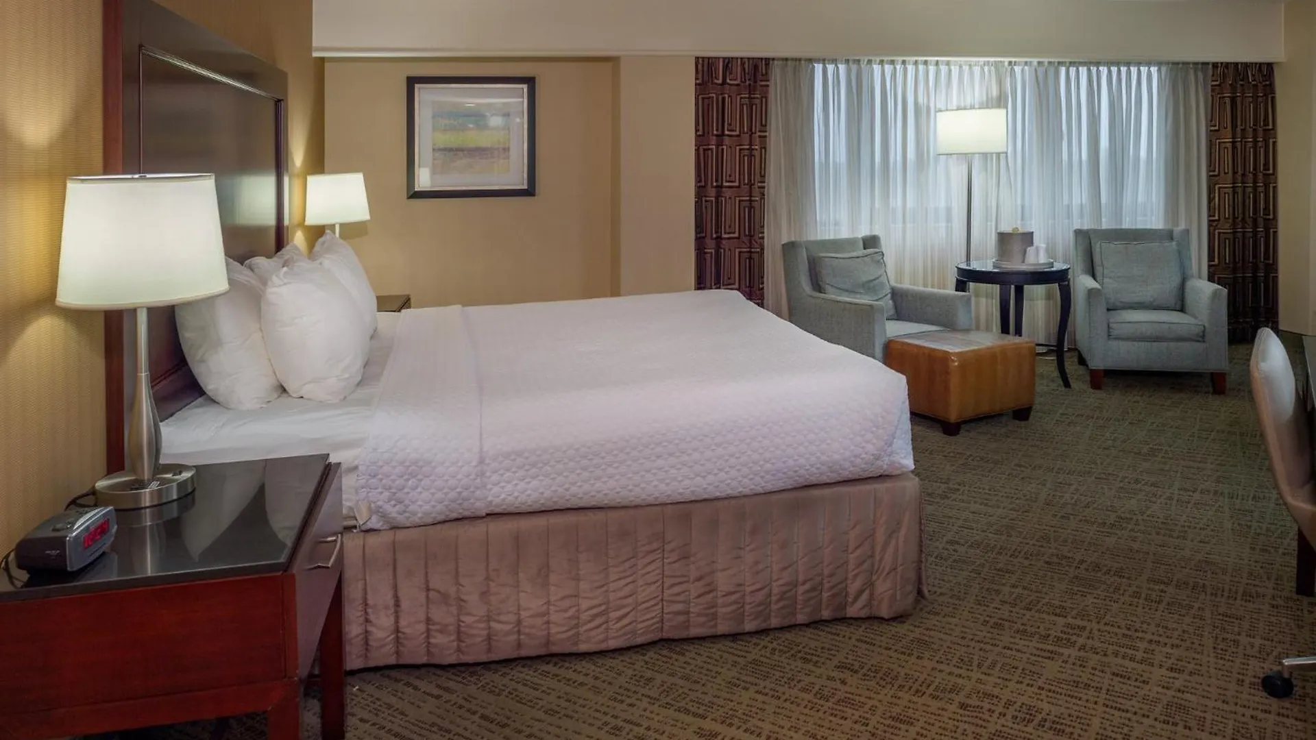 Crowne Plaza Hotel St. Louis Airport By Ihg Bridgeton