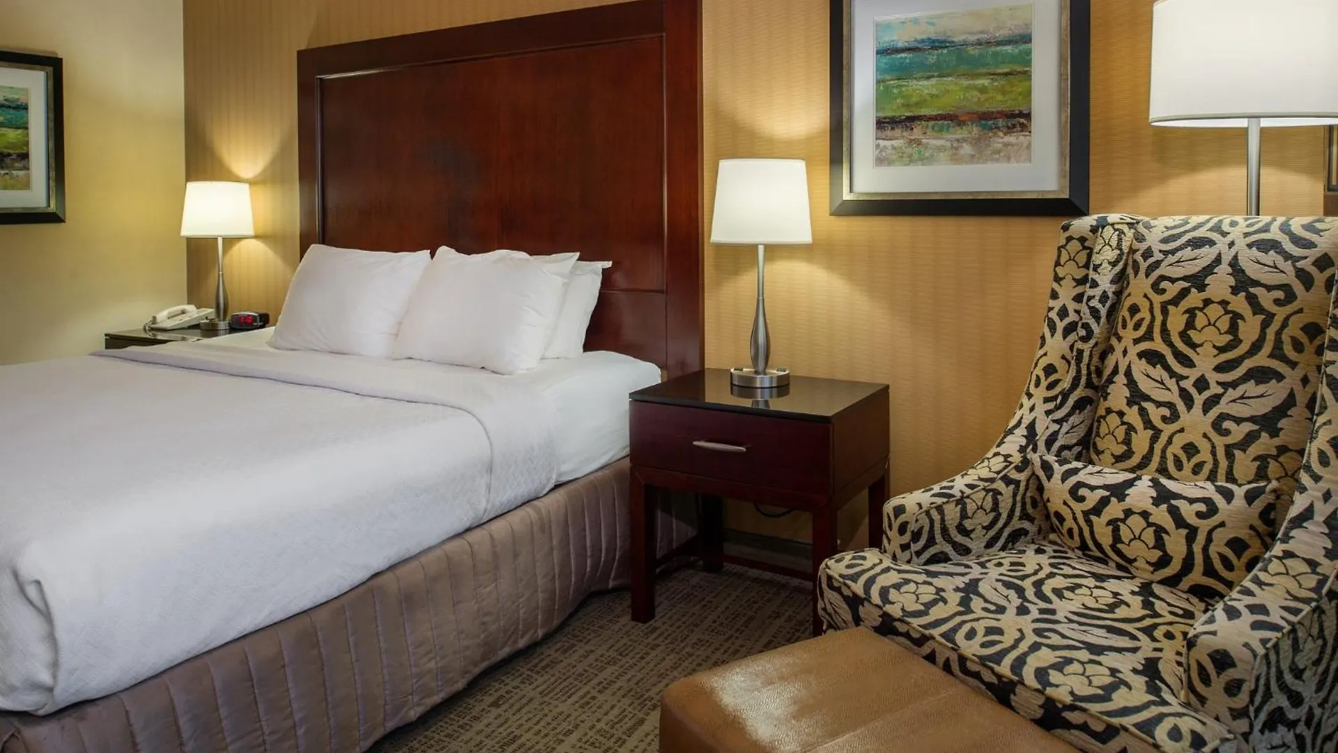 Crowne Plaza Hotel St. Louis Airport By Ihg Bridgeton