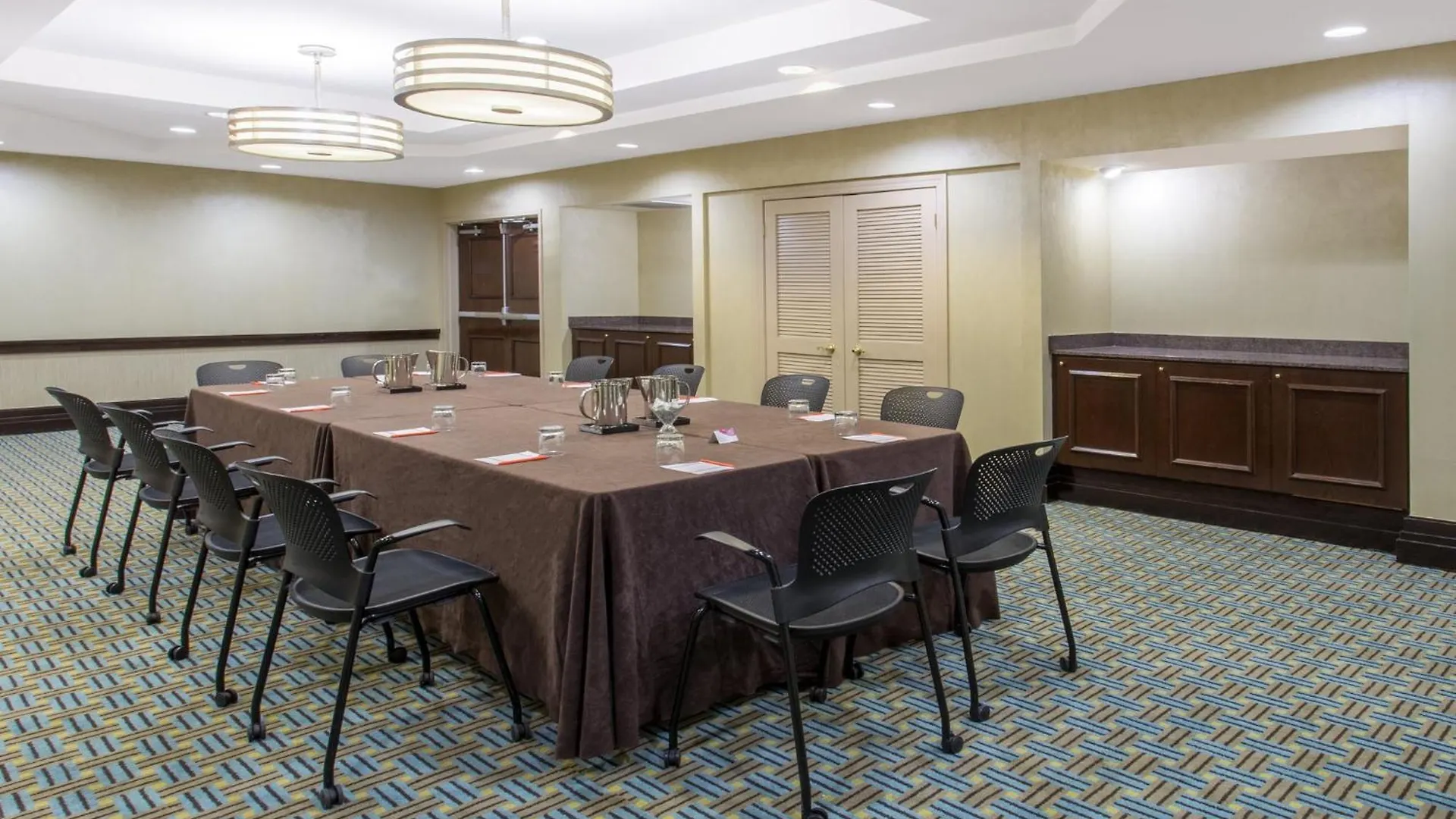 Crowne Plaza Hotel St. Louis Airport By Ihg Bridgeton