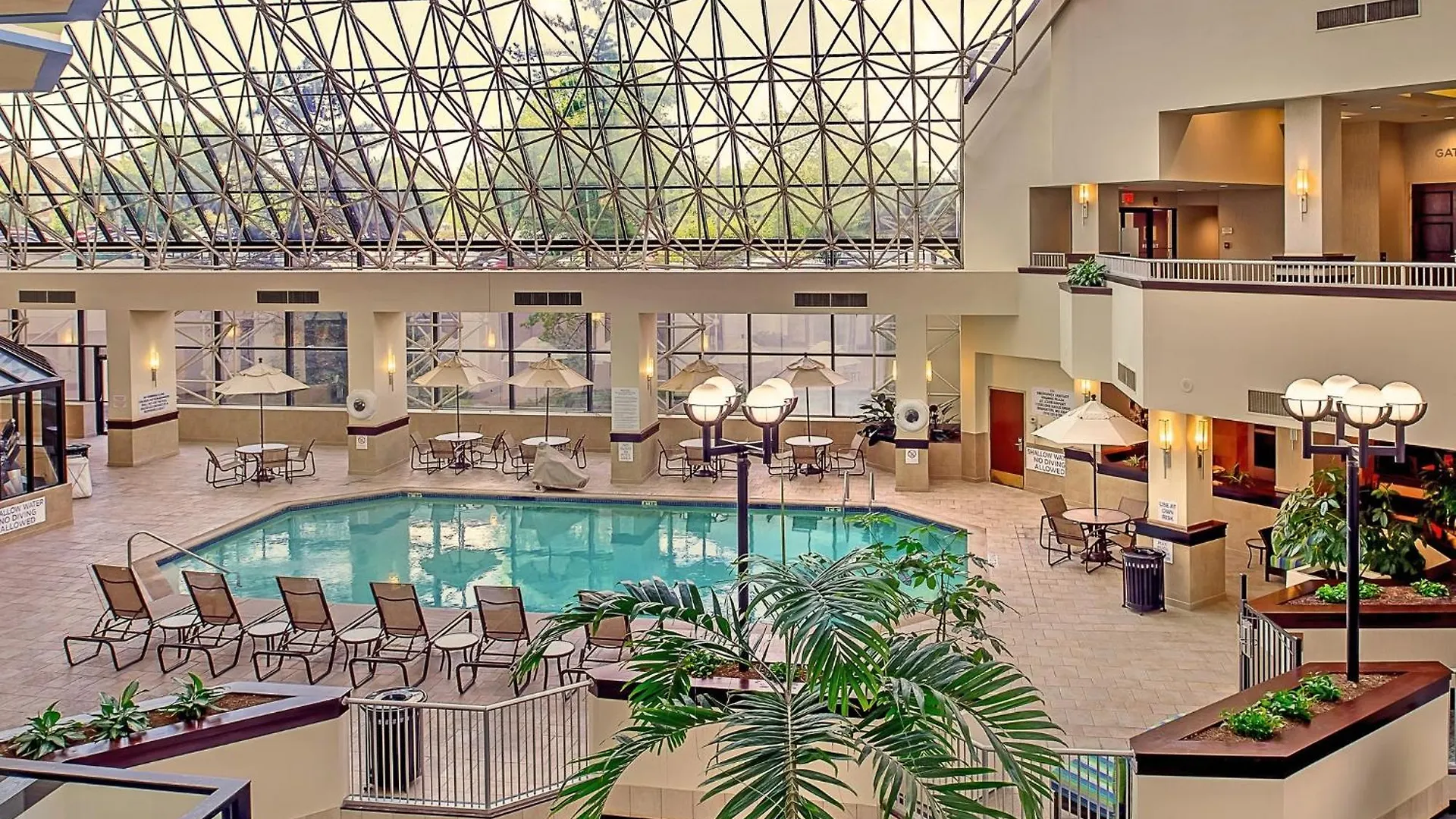 Crowne Plaza Hotel St. Louis Airport By Ihg Bridgeton